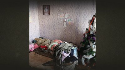 Боїться, що заберуть дітей через безлад у будинку