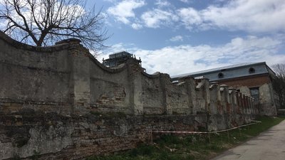 На Львівщині обвалилася частина муру палацу Потоцьких На Львівщині обвалилася частина муру палацу Потоцьких