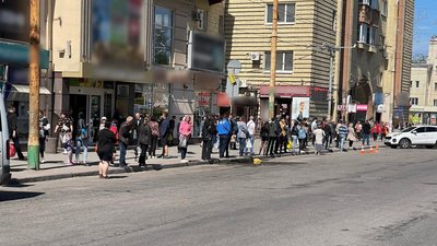 З перевізниками, які не вивели автобуси на маршрути, розірвуть контракти