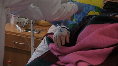 "Важких хворих немає": як у лікарні на Вінниччині надають допомогу пацієнтам з COVID-19 "Важких хворих немає": як у лікарні на Вінниччині надають допомогу пацієнтам з COVID-19