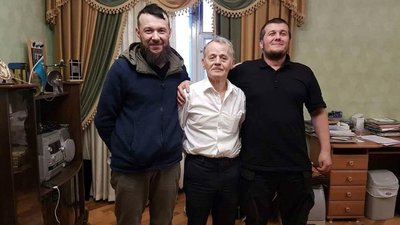 Ukraina qorçlayalar: Qırımdan Misiratov ağalarınıñ ikâyesi Ukraina qorçlayalar: Qırımdan Misiratov ağalarınıñ ikâyesi