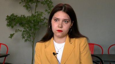 У Франківську волонтерки продають книги, аби підтримати ЗСУ