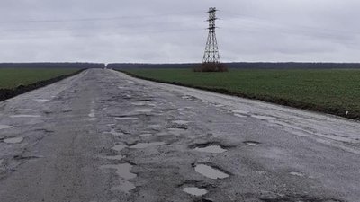 На Львівщині патрульні склали 136 протоколів через неналежний стан доріг