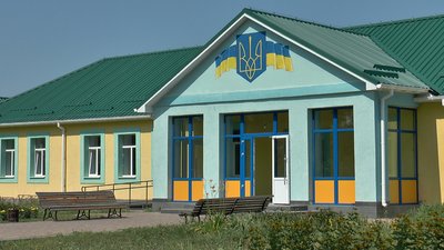 На Полтавщині для школярів будують спорткомплекс за 15 мільйонів гривень На Полтавщині для школярів будують спорткомплекс за 15 мільйонів гривень