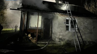 Під час пожежі в Луцькому районі врятували 50-річного чоловіка Під час пожежі в Луцькому районі врятували 50-річного чоловіка