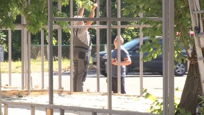 Встановлені в обхід мораторію: у Черкасах зносять незаконні МАФи Встановлені в обхід мораторію: у Черкасах зносять незаконні МАФи