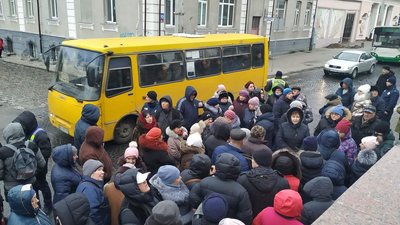 Підприємці з Центрального ринку у Луцьку прийли до міської ради Підприємці з Центрального ринку у Луцьку прийли до міської ради