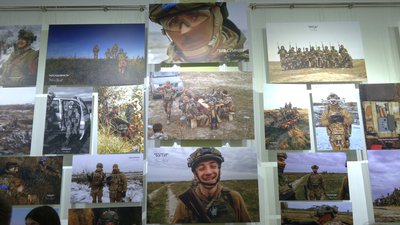 "Небесний фотограф": у Рівному презентували виставку фото загиблого бійця Максима Бурди "Небесний фотограф": у Рівному презентували виставку фото загиблого бійця Максима Бурди