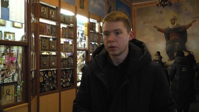 Повернувся з-за кордону, щоб боронити Україну: в Житомирі попрощалися із загиблим десантником Олександром Стаканом Повернувся з-за кордону, щоб боронити Україну: в Житомирі попрощалися із загиблим десантником Олександром Стаканом