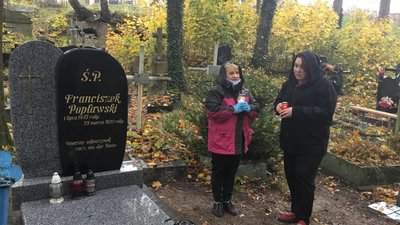 В Житомирі відбулася акція з прибирання Польського кладовища В Житомирі відбулася акція з прибирання Польського кладовища