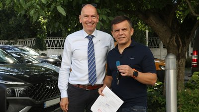 На потреби ЗСУ: благодійники привезли у Житомир карету швидкої медичної допомоги На потреби ЗСУ: благодійники привезли у Житомир карету швидкої медичної допомоги