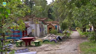 Територія дитсадочку "Лісова пісня"