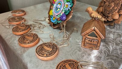 У селі на Чернігівщині ввосьме пройшов фестиваль "Великоднє сяйво", який зібрав роботи майстрів з чотирьох областей У селі на Чернігівщині ввосьме пройшов фестиваль "Великоднє сяйво", який зібрав роботи майстрів з чотирьох областей