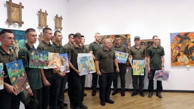"Наша сила в єдності": у Вінниці відбувся конкурс дитячих малюнків для захисників
