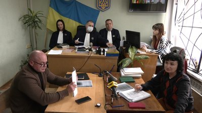 Допитали свідків вбивства у гуртожитку. Подільський районний суд Кропивницького