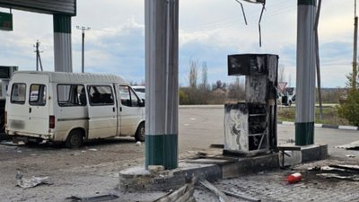 РФ вдарила по АЗС у Богодухові: троє чоловіків дістали поранень