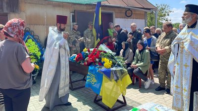У Бишкіні на Сумщині попрощалися з Володимиром Сущенком "Десантником"