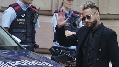 Суд виніс Неймару вердикт у справі щодо шахрайства при переході у "Барселону": рішення