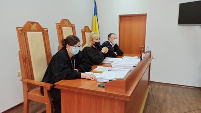 Під Миколаївським апеляційним судом зібралися люди.Чого вимагають Під Миколаївським апеляційним судом зібралися люди.Чого вимагають