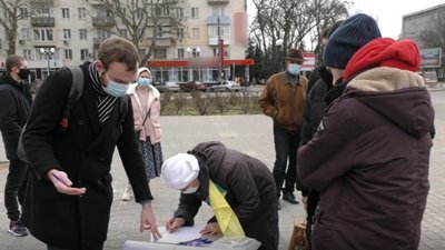 "Справедливість Стерненку!": у Херсоні відбулась акція на підтримку активіста "Справедливість Стерненку!": у Херсоні відбулась акція на підтримку активіста
