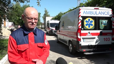 "Готові допомагати і далі, бо це наш внесок у перемогу" – житомирські лікарі екстреної медичної допомоги "Готові допомагати і далі, бо це наш внесок у перемогу" – житомирські лікарі екстреної медичної допомоги