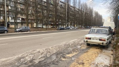 Кияни з водою: комунальники ліквідували аварію на Борщагівці