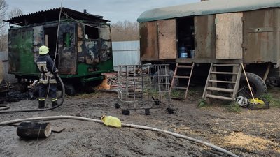На Сумщині пожежники врятували від вогню 30 тонн кукурудзи На Сумщині пожежники врятували від вогню 30 тонн кукурудзи