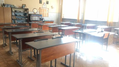 Двотижневі канікули у школах Львівщини: як школярі будуть надолужувати програму