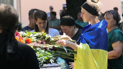 В Ямполі на Сумщині прощалися з військовим Миколою Обревком В Ямполі на Сумщині прощалися з військовим Миколою Обревком