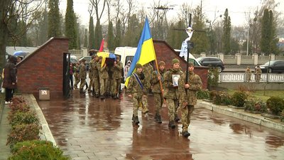 У Житомирі попрощалися з військовослужбовцем 95 десантно-штурмової бригади Олексієм Рябушенком