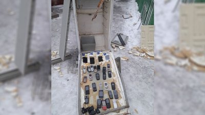 Сховали у холодильнику: засудженому в чернігівському СІЗО намагалися передати 28 мобільних телефонів Сховали у холодильнику: засудженому в чернігівському СІЗО намагалися передати 28 мобільних телефонів
