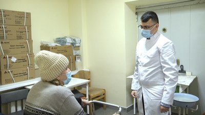 У Житомирі в травмпункти після падінь через ожеледицю звернулося більше 30 людей У Житомирі в травмпункти після падінь через ожеледицю звернулося більше 30 людей
