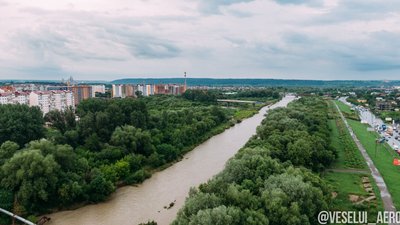 У Франківську за півтори години випала майже місячна норма дощу У Франківську за півтори години випала майже місячна норма дощу