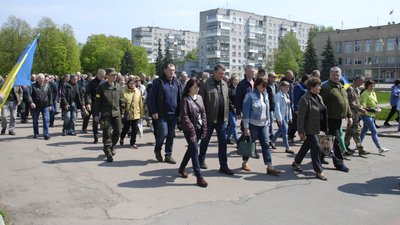 У Шостці на Сумщині прощаються з бійцем Ігорем Сидьком. ФОТО У Шостці на Сумщині прощаються з бійцем Ігорем Сидьком. ФОТО