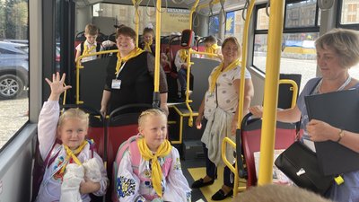 Підвоз школярів до класів у метро Харкова