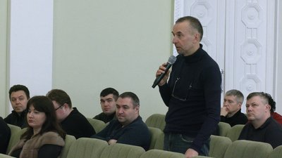 Знести не можна відновити: що чекає на пошкоджену обстрілами будівлю дитячої стоматполіклініки у Чернігові Знести не можна відновити: що чекає на пошкоджену обстрілами будівлю дитячої стоматполіклініки у Чернігові
