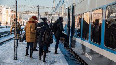Без затримок: в УЗ розповіли, як вплинули снігопади на графік роботи поїздів