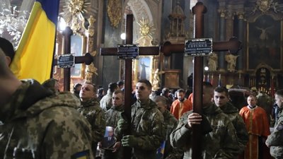 У Львові попрощалися з трьома захисниками України У Львові попрощалися з трьома захисниками України