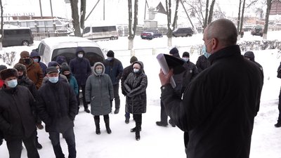 У Городищі мітингували проти реорганізації ліцею У Городищі мітингували проти реорганізації ліцею