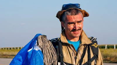 "Це адреналін. Буває люди не пам'ятають стрибка" — інструктор зі стрибків з парашута "Це адреналін. Буває люди не пам'ятають стрибка" — інструктор зі стрибків з парашута