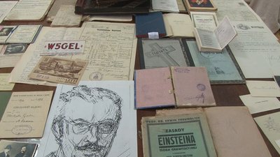 На Тернопільщині зібрали 200 експонатів до 100-річчя бандуриста Зіновія Штокала