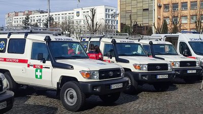 Для допомоги на деокупованих територіях: черкаські медики отримали 9 автівок Для допомоги на деокупованих територіях: черкаські медики отримали 9 автівок
