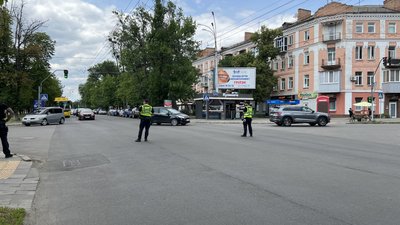 У центрі Полтави перекрили рух транспорту У центрі Полтави перекрили рух транспорту
