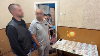Керівнику комунального підприємства оголосили про підозру в отриманні хабаря