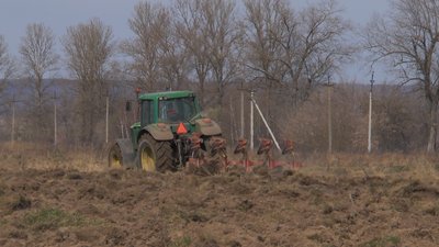 В Івано-Франківській громаді планують засіяти сільськогосподарськими культурами 160 га землі В Івано-Франківській громаді планують засіяти сільськогосподарськими культурами 160 га землі