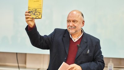 Скільки заробляють найпопулярніші українські письменники Скільки заробляють найпопулярніші українські письменники