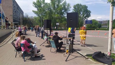 Щоб підтримати підлітків: у Черкасах організували змагання з картинг-слалому Щоб підтримати підлітків: у Черкасах організували змагання з картинг-слалому