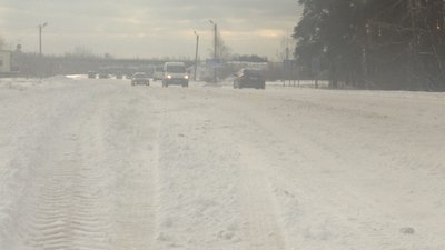 На Житомирщині для розчистки доріг від снігу вигнали майже всю наявну техніку На Житомирщині для розчистки доріг від снігу вигнали майже всю наявну техніку