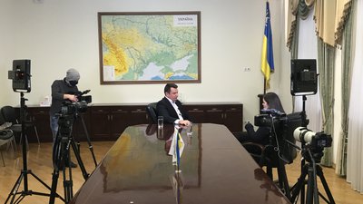 "Міжнародні партнери кажуть: звільняйте, але на законних підставах" — Артем Ситник "Міжнародні партнери кажуть: звільняйте, але на законних підставах" — Артем Ситник