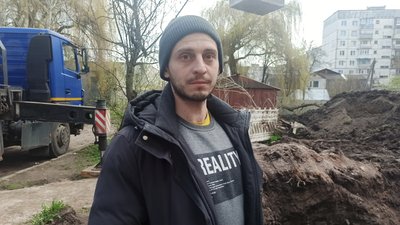 У Житомирі комунальники продовжують ліквідовувати наслідки пориву колектора У Житомирі комунальники продовжують ліквідовувати наслідки пориву колектора